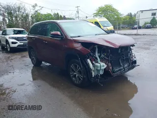 2016 Toyota Highlander XLE z VIN 5TDJKRFH8GS277292, wystawiony jako IAAI lot #42331811 z przebiegiem 69 385 mil mil oraz . Historia ofert i sprzedaży dostępna na DreamBid. Obrazek 1.