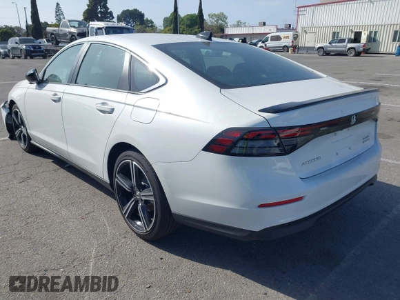 2025 Honda Accord Sport z VIN 1HGCY2F56SA014004, wystawiony jako IAAI lot #41916584 z przebiegiem 1 060 mil mil oraz . Historia ofert i sprzedaży dostępna na DreamBid. Obrazek 3.