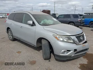 2016 Nissan Pathfinder Platinum with VIN 5N1AR2MM3GC631820, listed as a IAAI auction lot 41956463 with 128,668 mi miles. Bid and sale history available at carsss.com. Image 1.