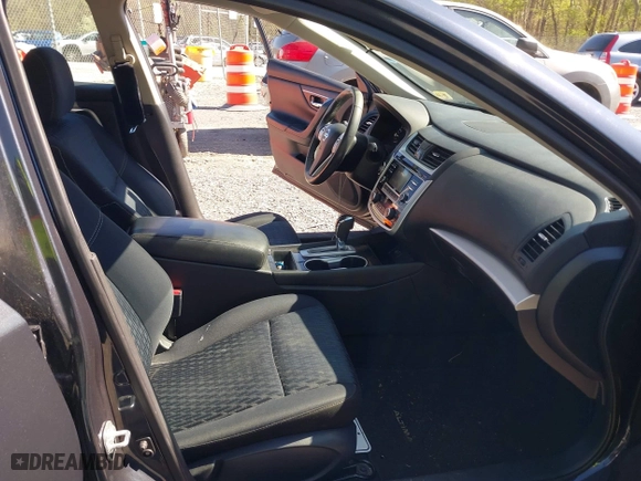 2018 Nissan Altima 2.5 SR with VIN 1N4AL3AP8JC179774, listed as a IAAI auction lot 41933926 with 131,506 mi miles. Bid and sale history available at carsss.com. Image 5.
