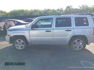 2008 Jeep Patriot Sport with VIN 1J8FT28W08D589442, listed as a IAAI auction lot 42063006 with 265,904 mi miles. Bid and sale history available at carsss.com. Image 14.