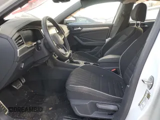 2024 Volkswagen Jetta Sport z VIN 3VWBM7BU8RM047886, wystawiony jako Copart lot #83816714 z przebiegiem 3 587 mil mil oraz Szkoda całkowita • Salvage title. Historia ofert i sprzedaży dostępna na DreamBid. Obrazek 7.