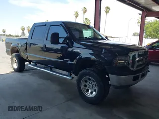 2007 Ford F-250 XL z VIN 1FTSW21P57EB33512, wystawiony jako IAAI lot #42421359 z przebiegiem 278 243 mil mil oraz . Historia ofert i sprzedaży dostępna na DreamBid. Obrazek 1.