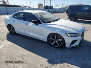 2021 Volvo S60 Momentum with VIN 7JR102FZ7MG123167, listed as a Copart auction lot 88547135 with 44,185 mi miles and Salvage Title. Bid and sale history available at carsss.com. Image 4.