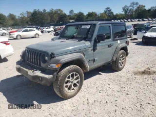 2024 Jeep Wrangler Sport S z VIN 1C4PJXAN7RW139776, wystawiony jako Copart lot #75326274 z przebiegiem 4 912 mil mil oraz Szkoda całkowita • Salvage title. Historia ofert i sprzedaży dostępna na DreamBid. Obrazek 1.