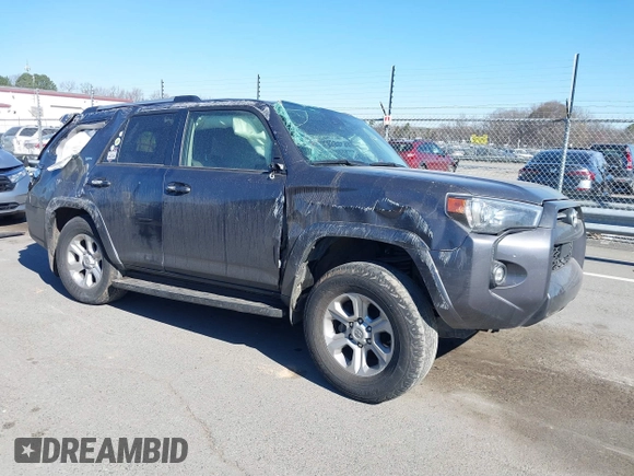 2021 Toyota 4Runner SR5 z VIN JTEMU5JR7M5953230, wystawiony jako IAAI lot #41705423 z przebiegiem 64 240 mil mil oraz . Historia ofert i sprzedaży dostępna na DreamBid. Obrazek 1.