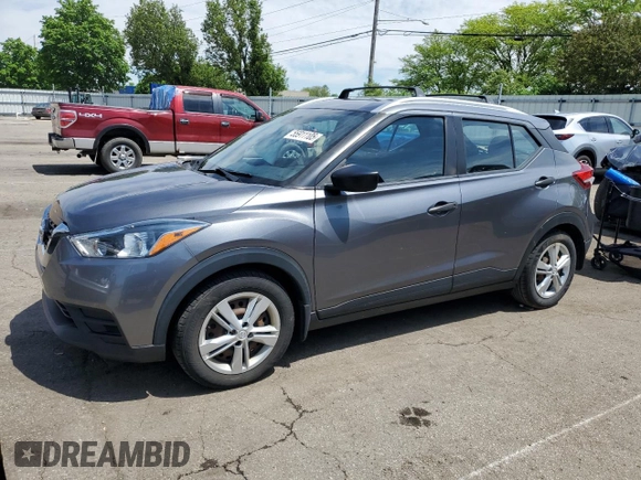 2019 Nissan Kicks S z VIN 3N1CP5CU3KL560088, wystawiony jako Copart lot #55911105 z przebiegiem 76 707 mil mil oraz Szkoda całkowita • Salvage title. Historia ofert i sprzedaży dostępna na DreamBid. Obrazek 1.