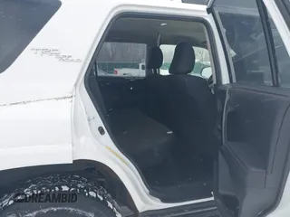2018 Toyota 4Runner SR5 with VIN JTEBU5JR9J5519118, listed as a IAAI auction lot 41622686 with 92,178 mi miles. Bid and sale history available at carsss.com. Image 8.