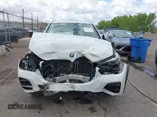2019 BMW X5 xDrive40i z VIN 5UXCR6C54KLL63804, wystawiony jako IAAI lot #42189314 z przebiegiem Nie podano mil oraz . Historia ofert i sprzedaży dostępna na DreamBid. Obrazek 11.