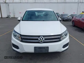 2012 Volkswagen Tiguan S z VIN WVGBV7AX8CW567505, wystawiony jako IAAI lot #42311708 z przebiegiem 127 566 mil mil oraz . Historia ofert i sprzedaży dostępna na DreamBid. Obrazek 6.