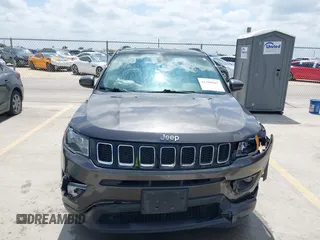 2018 Jeep Compass Latitude z VIN 3C4NJCBB6JT134227, wystawiony jako IAAI lot #42380167 z przebiegiem 67 807 mil mil oraz . Historia ofert i sprzedaży dostępna na DreamBid. Obrazek 6.
