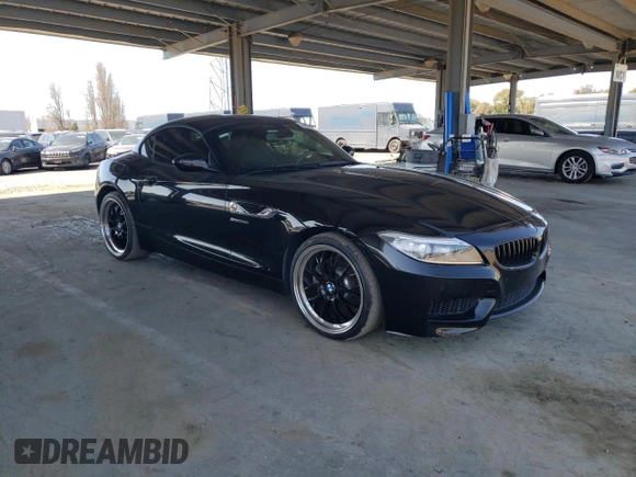2015 BMW Z4 sDrive28i with VIN WBALL5C54FP557175, listed as a Copart auction lot 48906195 with 28,275 mi miles and Salvage Title. Bid and sale history available at carsss.com. Image 4.