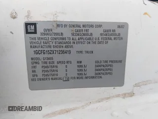 2007 Chevrolet City Express Cargo z VIN 1GCFG15ZX71236419, wystawiony jako IAAI lot #40734333 z przebiegiem 234 948 mil mil oraz . Historia ofert i sprzedaży dostępna na DreamBid. Obrazek 9.