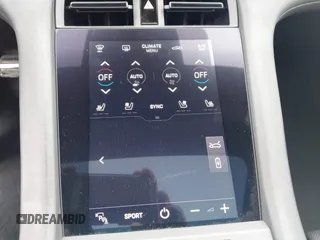 2022 Porsche Taycan z VIN WP0AA2Y12NSA16161, wystawiony jako IAAI lot #42068807 z przebiegiem 15 609 mil mil oraz . Historia ofert i sprzedaży dostępna na DreamBid. Obrazek 18.