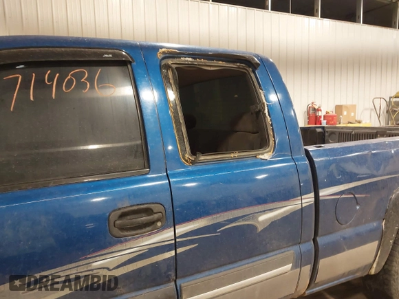 2003 Chevrolet Silverado 1500 with VIN 2GCEK19T531275181, listed as a IAAI auction lot 41714036 with 320,291 mi miles. Bid and sale history available at carsss.com. Image 6.