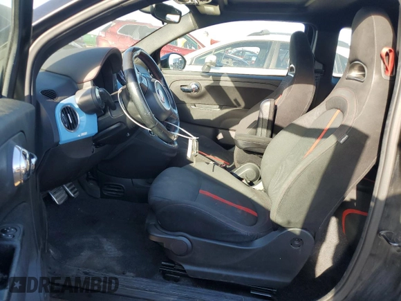 2017 FIAT 500 Abarth z VIN 3C3CFFFH9HT506053, wystawiony jako Copart lot #81367564 z przebiegiem 91 516 mil mil oraz Szkody całkowita. Historia ofert i sprzedaży dostępna na DreamBid. Obrazek 7.