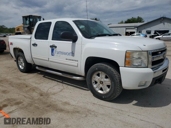 2011 Chevrolet Silverado 1500 LT with VIN 3GCPKSE31BG266990, listed as a Copart auction lot 56544935 with 196,920 mi miles and Clean Title. Bid and sale history available at DreamBid. Image 4.