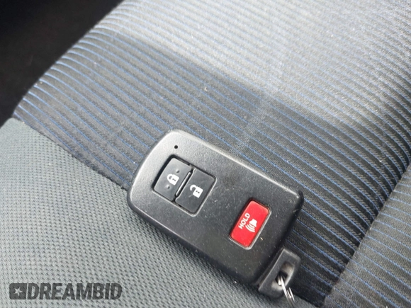 2016 Toyota Prius One z VIN JTDKDTB30G1117670, wystawiony jako IAAI lot #42115566 z przebiegiem 177 011 mil mil oraz . Historia ofert i sprzedaży dostępna na DreamBid. Obrazek 11.