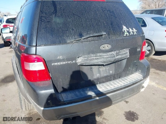 2007 Ford Freestyle SEL with VIN 1FMDK021X7GA39936, listed as a IAAI auction lot 41686286 with 263,088 mi miles. Bid and sale history available at carsss.com. Image 6.