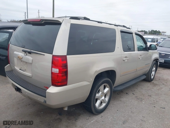 2007 Chevrolet Suburban LT with VIN 3GNFC16J77G130510, listed as a IAAI auction lot 41378042 with 152,459 mi miles. Bid and sale history available at carsss.com. Image 4.