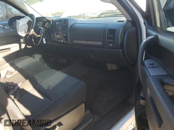 2013 Chevrolet Silverado 1500 LT with VIN 3GCPKSE71DG149447, listed as a Copart auction lot 44828265 with 231,538 mi miles and Salvage Title. Bid and sale history available at DreamBid. Image 8.
