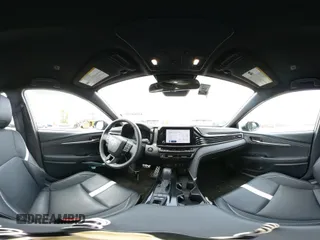 2025 Toyota Camry LE z VIN 4T1DAACK4SU518573, wystawiony jako IAAI lot #42368770 z przebiegiem 30 727 mil mil oraz . Historia ofert i sprzedaży dostępna na DreamBid. Obrazek 20.