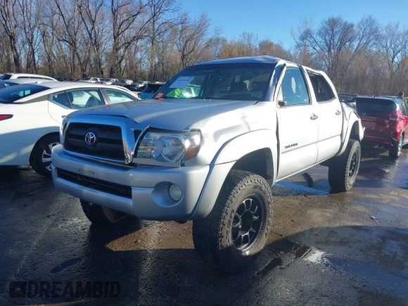 2008 Toyota Tacoma z VIN 5TELU42NX8Z519344, wystawiony jako IAAI lot #41018446 z przebiegiem 283 409 mil mil oraz . Historia ofert i sprzedaży dostępna na DreamBid. Obrazek 2.