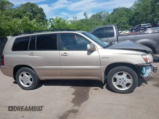 2006 Toyota Highlander w/3rd Row z VIN JTEEP21A460146586, wystawiony jako IAAI lot #42256255 z przebiegiem 198 011 mil mil oraz . Historia ofert i sprzedaży dostępna na DreamBid. Obrazek 14.