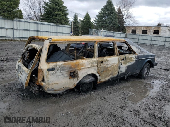 1993 Volvo 240 с VIN YV1AW8807P1959139, выставлен на аукционе Copart как лот 52088745 с пробегом Не указан миль и Списание • Salvage title. История ставок и продаж доступна на DreamBid. Изображение 3.