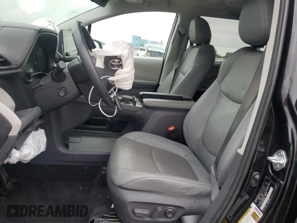 2021 Toyota Sienna Limited with VIN 5TDZRKEC6MS012684, listed as a Copart auction lot 61996195 with 80,609 mi miles and Salvage title. Bid and sale history available at DreamBid. Image 7.