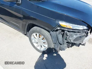 2017 Jeep Cherokee Limited with VIN 1C4PJMDS4HW564127, listed as a IAAI auction lot 41808675 with 144,472 mi miles. Bid and sale history available at carsss.com. Image 18.