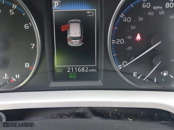 2017 Toyota RAV4 XLE with VIN JTMRFREV4HJ123496, listed as a IAAI auction lot 42068817 with 211,682 mi miles. Bid and sale history available at carsss.com. Image 15.