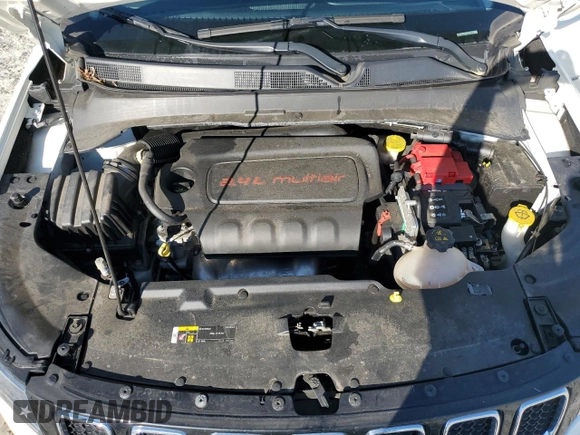 2020 Jeep Compass North z VIN 3C4NJDBB7LT228982, wystawiony jako Copart lot #55665605 z przebiegiem 33 715 mil mil oraz Szkoda całkowita • Salvage title. Historia ofert i sprzedaży dostępna na DreamBid. Obrazek 12.