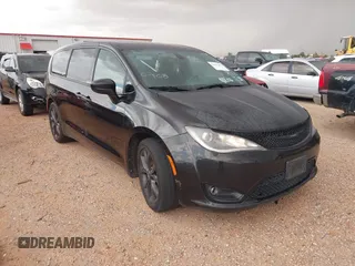 2018 Chrysler Pacifica Touring Plus with VIN 2C4RC1FG7JR357899, listed as a IAAI auction lot 42667453 with 193,788 mi miles and . Bid and sale history available at DreamBid. Image 1.
