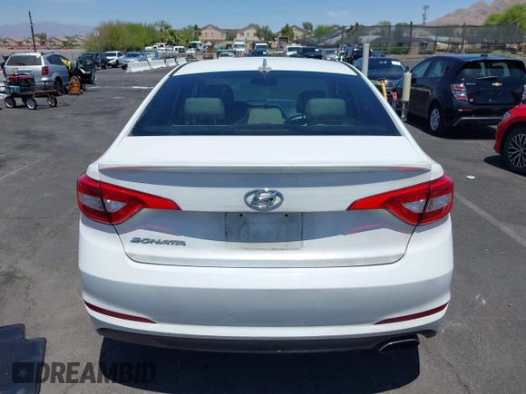 2016 Hyundai Sonata SE z VIN 5NPE24AF1GH412788, wystawiony jako IAAI lot #42391777 z przebiegiem 129 363 mil mil oraz . Historia ofert i sprzedaży dostępna na DreamBid. Obrazek 16.