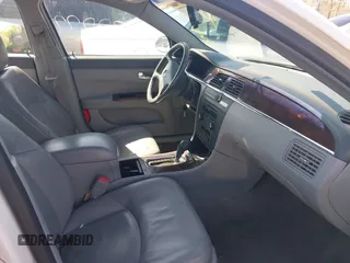 2007 Buick LaCrosse CXS with VIN 2G4WE587471117259, listed as a IAAI auction lot 41882777 with 201,787 mi miles. Bid and sale history available at carsss.com. Image 5.