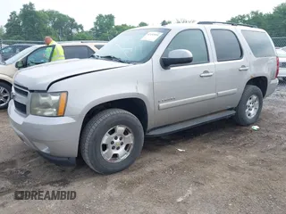 2008 Chevrolet Tahoe 3LT with VIN 1GNFK13058J103613, listed as a IAAI auction lot 42452094 with 221,408 mi miles and . Bid and sale history available at DreamBid. Image 2.