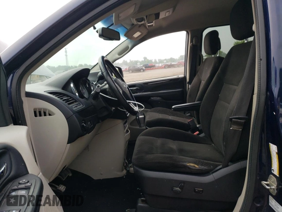 2016 Dodge Grand Caravan SE Plus z VIN 2C4RDGBG9GR202396, wystawiony jako Copart lot #60039155 z przebiegiem 310 113 mil mil oraz Czysty tytuł • Clean title. Historia ofert i sprzedaży dostępna na DreamBid. Obrazek 7.