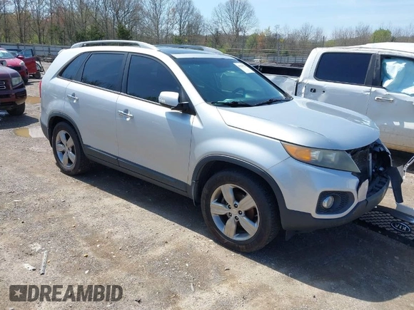 2012 Kia Sorento EX with VIN 5XYKU4A27CG236759, listed as a IAAI auction lot 41908574 with 197,841 mi miles. Bid and sale history available at carsss.com. Image 1.
