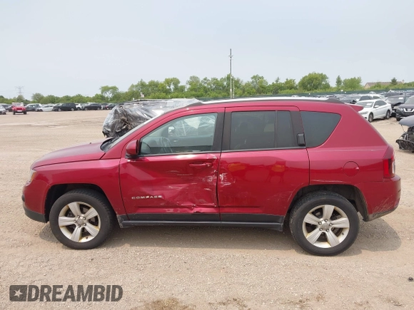 2016 Jeep Compass Latitude z VIN 1C4NJDEB8GD691172, wystawiony jako IAAI lot #42396044 z przebiegiem 172 012 mil mil oraz . Historia ofert i sprzedaży dostępna na DreamBid. Obrazek 14.