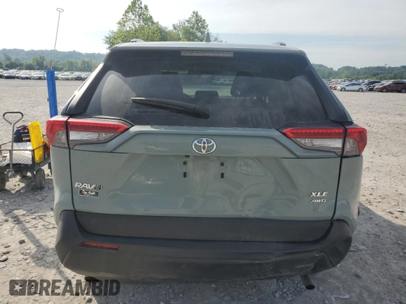 2020 Toyota RAV4 XLE z VIN 2T3P1RFV3LC095206, wystawiony jako Copart lot #61994415 z przebiegiem 57 698 mil mil oraz Szkoda całkowita • Salvage title. Historia ofert i sprzedaży dostępna na DreamBid. Obrazek 6.
