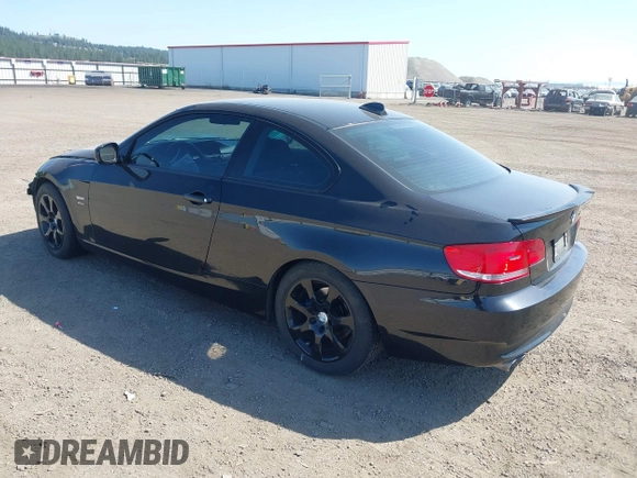 2010 BMW 3 Series z VIN WBAWV5C56AP081978, wystawiony jako IAAI lot #42170650 z przebiegiem 143 061 mil mil oraz . Historia ofert i sprzedaży dostępna na DreamBid. Obrazek 3.