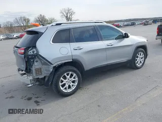 2014 Jeep Cherokee Latitude z VIN 1C4PJMCS8EW230213, wystawiony jako IAAI lot #42011183 z przebiegiem 133 299 mil mil oraz . Historia ofert i sprzedaży dostępna na DreamBid. Obrazek 4.