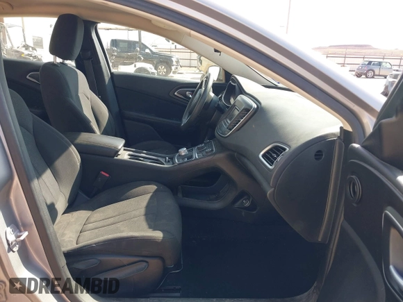 2015 Chrysler 200 Limited with VIN 1C3CCCABXFN621784, listed as a IAAI auction lot 41914473 with 117,313 mi miles. Bid and sale history available at carsss.com. Image 5.