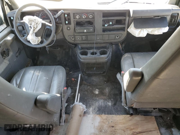 2011 Chevrolet Express Cargo Van with VIN 1GCWGGFAXB1150161, listed as a Copart auction lot 86826564 with 261,863 mi miles and Salvage Title. Bid and sale history available at carsss.com. Image 8.