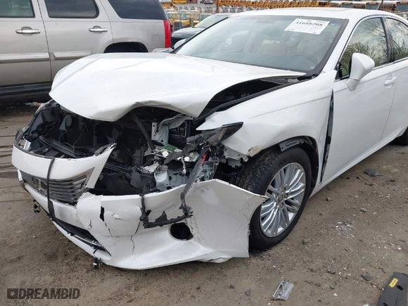 2013 Lexus ES 350 4dr Sdn with VIN JTHBK1GG6D2069053, listed as a IAAI auction lot 41688208 with 68,518 mi miles. Bid and sale history available at carsss.com. Image 6.