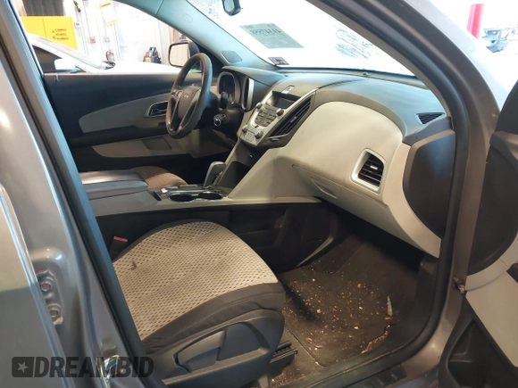 2010 Chevrolet Equinox LS with VIN 2CNFLCEW5A6254405, listed as a IAAI auction lot 41347558 with 160,988 mi miles. Bid and sale history available at carsss.com. Image 5.