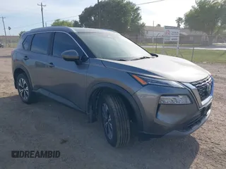 2023 Nissan Rogue SV z VIN 5N1BT3BA6PC936524, wystawiony jako IAAI lot #42039961 z przebiegiem 10 453 mil mil oraz . Historia ofert i sprzedaży dostępna na DreamBid. Obrazek 1.