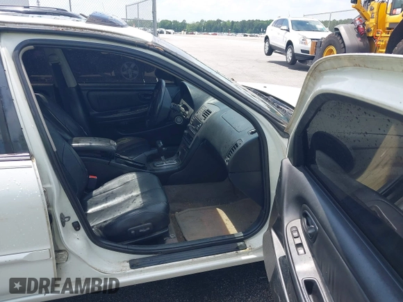 2000 Nissan Maxima GXE z VIN JN1CA31D6YT542083, wystawiony jako IAAI lot #42306685 z przebiegiem 296 613 mil mil oraz . Historia ofert i sprzedaży dostępna na DreamBid. Obrazek 5.