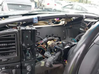 2005 Chevrolet Suburban Z71 with VIN 3GNFK16Z75G270885, listed as a IAAI auction lot 41916525 with Not Provided miles and . Bid and sale history available at DreamBid. Image 7.